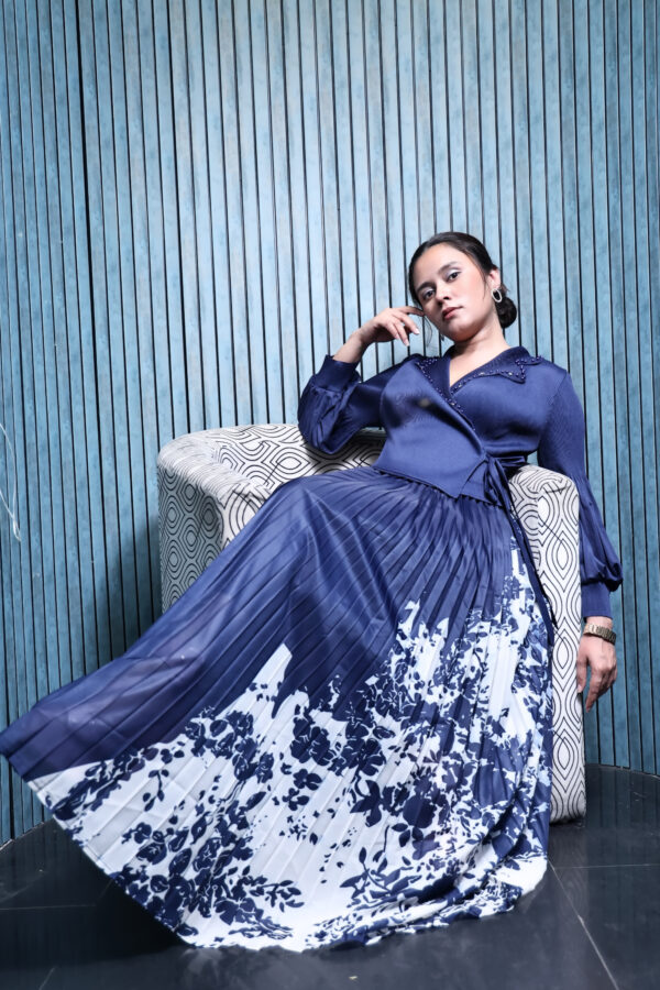 Elegant Long Gown - Image 2